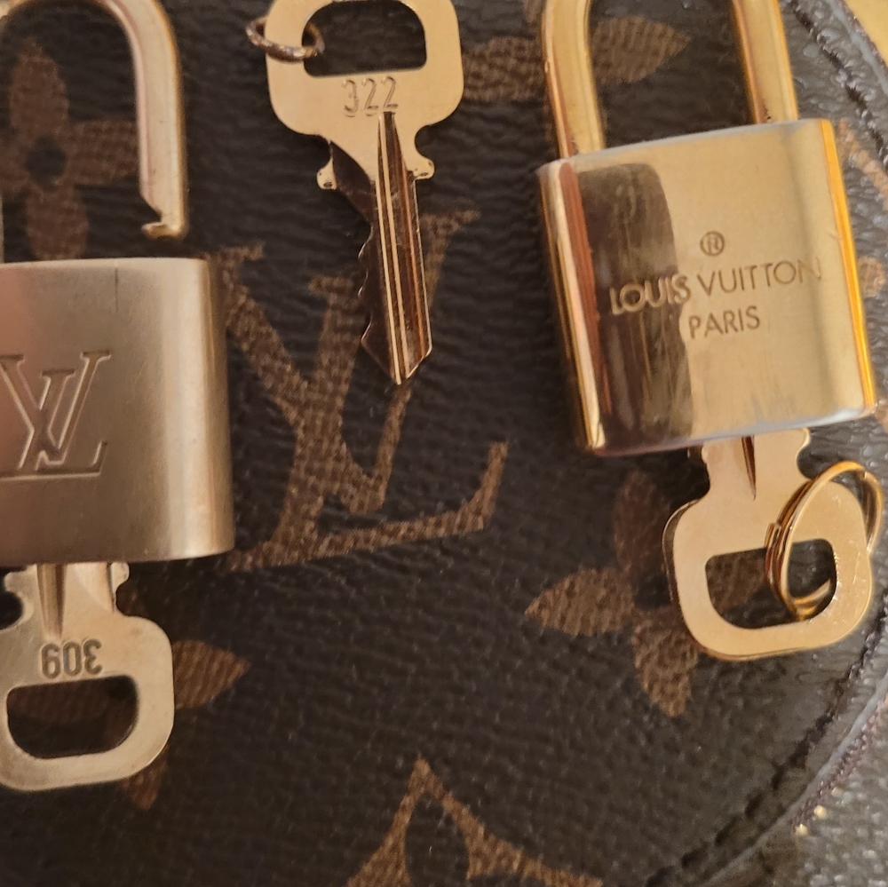 🔮SOLD🔮LOUIS VUITTON Key & Lock #309/#322